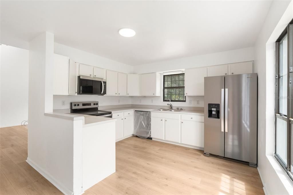 For Sale: $375,000 (3 beds, 2 baths, 2105 Square Feet)