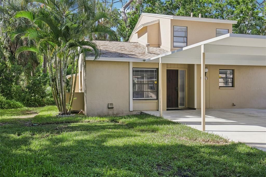 合同活跃: $209,000 (2 贝兹, 2 浴室, 1176 平方英尺)