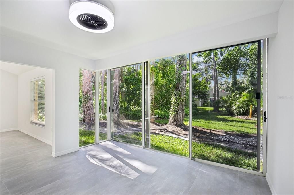 合同活跃: $209,000 (2 贝兹, 2 浴室, 1176 平方英尺)