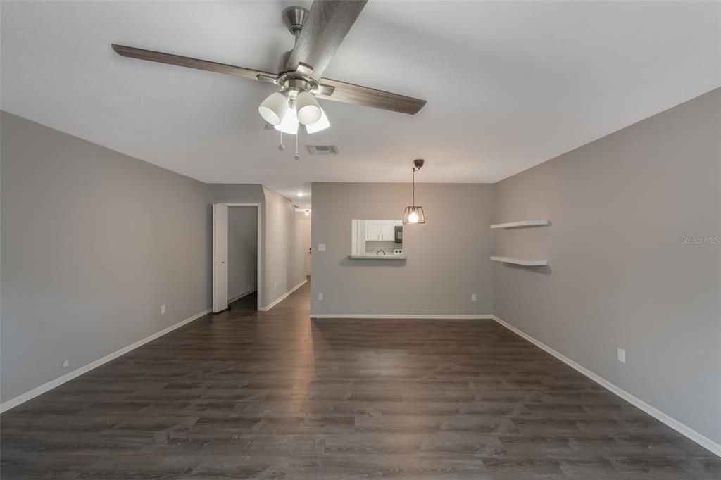 Active With Contract: $2,000 (3 beds, 2 baths, 1460 Square Feet)