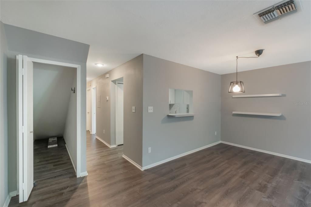 Active With Contract: $2,000 (3 beds, 2 baths, 1460 Square Feet)