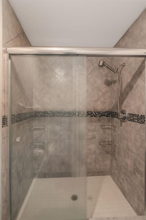 Active With Contract: $2,000 (3 beds, 2 baths, 1460 Square Feet)