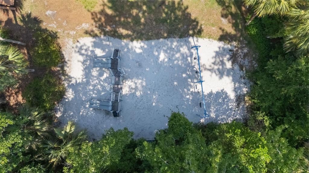 Active With Contract: $2,000 (3 beds, 2 baths, 1460 Square Feet)