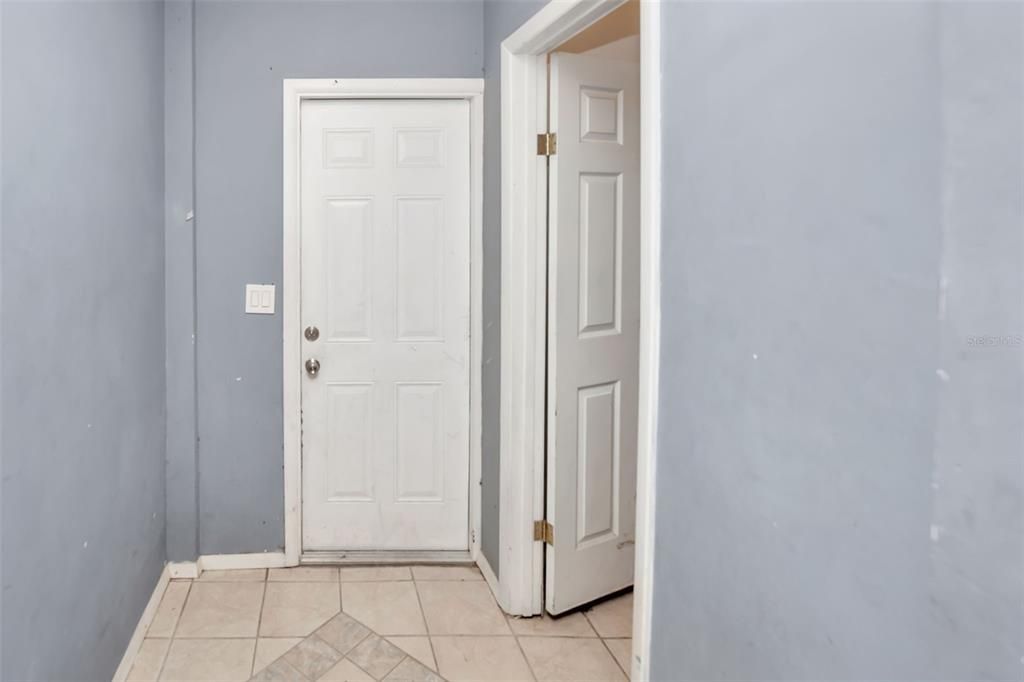 Activo con contrato: $229,000 (3 camas, 1 baños, 1440 Pies cuadrados)