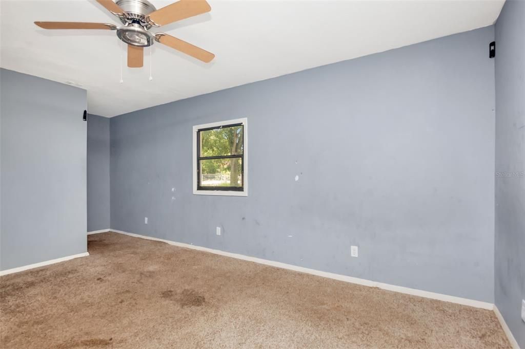 Activo con contrato: $229,000 (3 camas, 1 baños, 1440 Pies cuadrados)