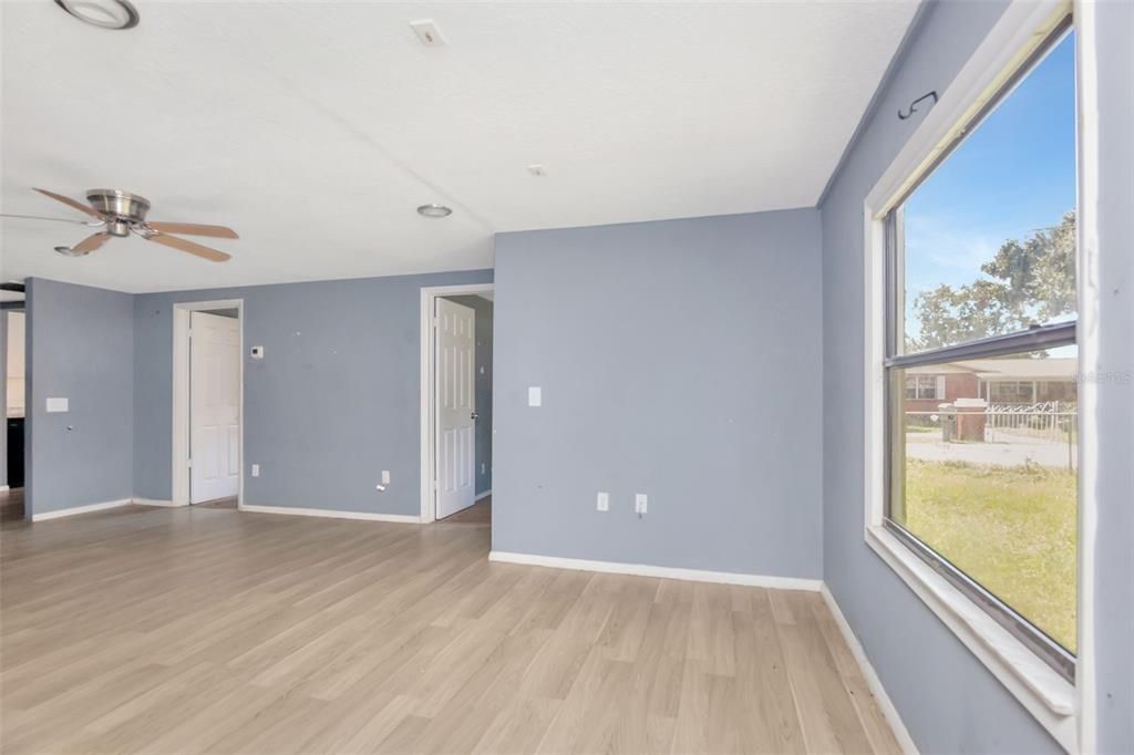 Activo con contrato: $229,000 (3 camas, 1 baños, 1440 Pies cuadrados)