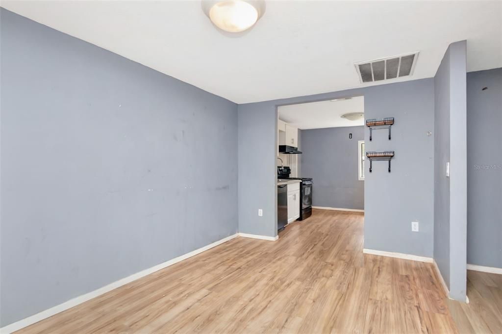 Activo con contrato: $229,000 (3 camas, 1 baños, 1440 Pies cuadrados)