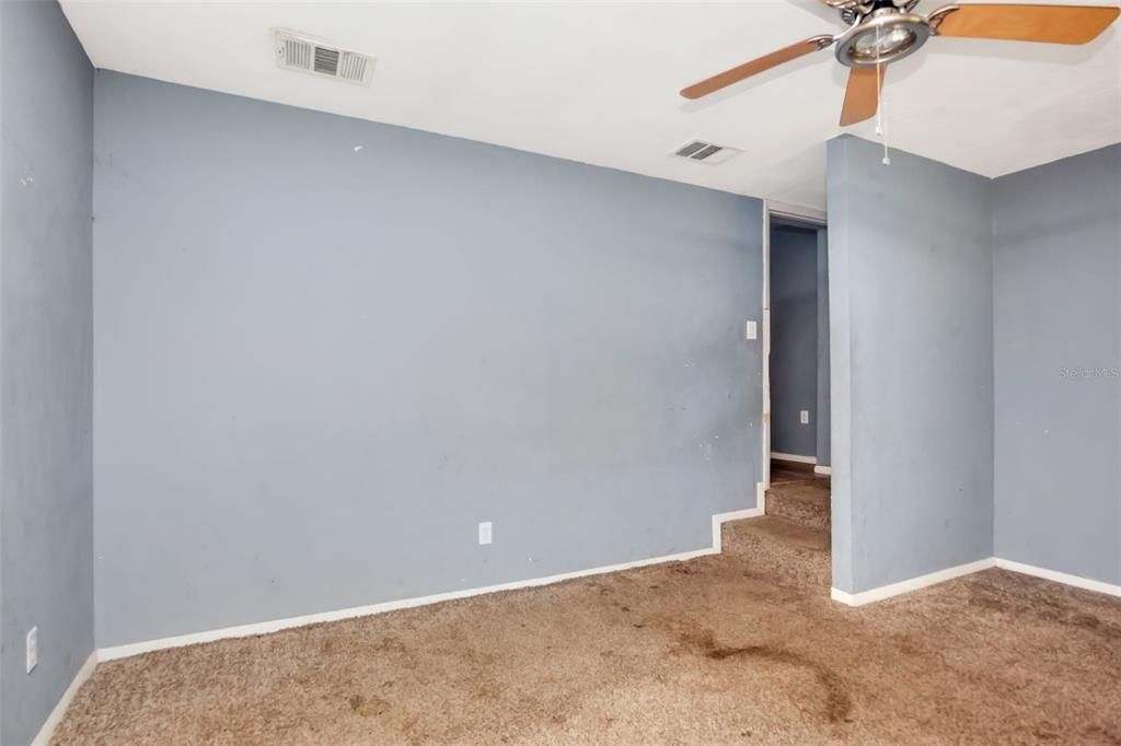 Activo con contrato: $229,000 (3 camas, 1 baños, 1440 Pies cuadrados)