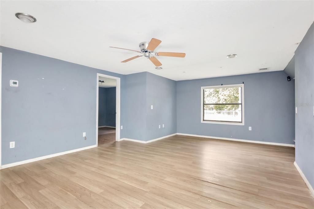 Activo con contrato: $229,000 (3 camas, 1 baños, 1440 Pies cuadrados)