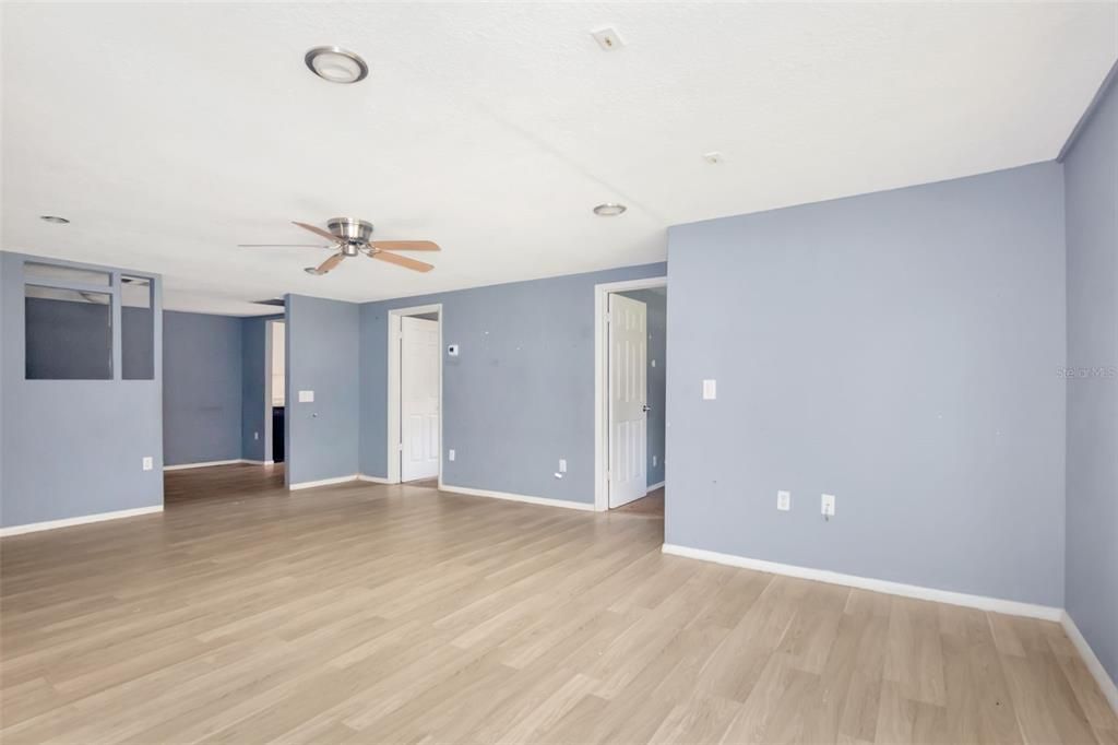 Activo con contrato: $229,000 (3 camas, 1 baños, 1440 Pies cuadrados)