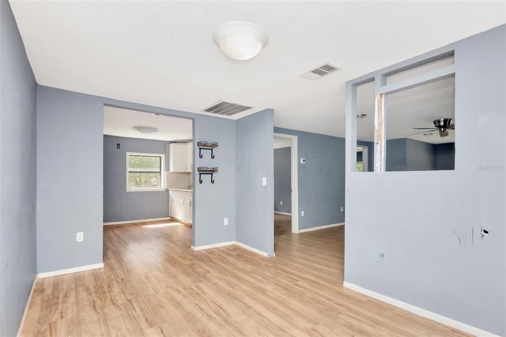 Activo con contrato: $229,000 (3 camas, 1 baños, 1440 Pies cuadrados)