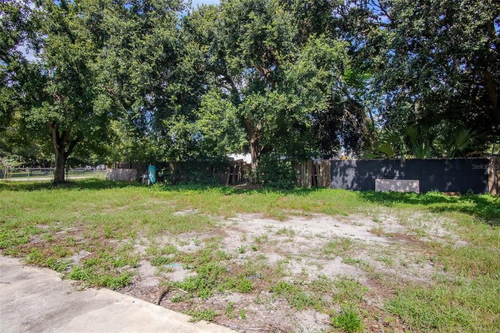 Activo con contrato: $229,000 (3 camas, 1 baños, 1440 Pies cuadrados)