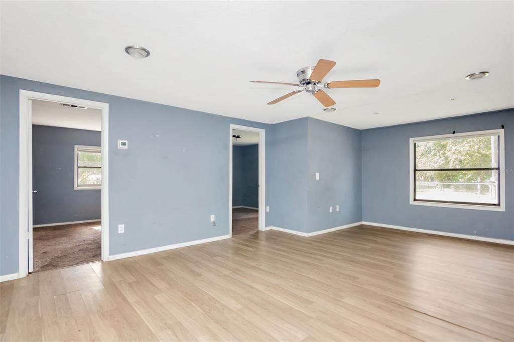 Activo con contrato: $229,000 (3 camas, 1 baños, 1440 Pies cuadrados)