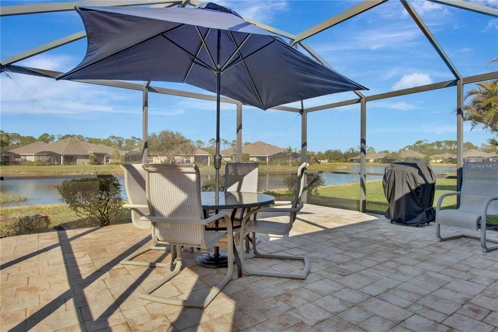 合同活跃: $299,999 (3 贝兹, 2 浴室, 1477 平方英尺)