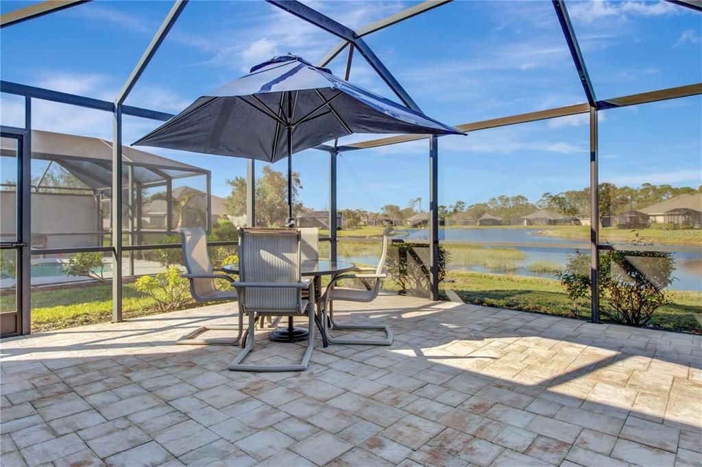 合同活跃: $299,999 (3 贝兹, 2 浴室, 1477 平方英尺)