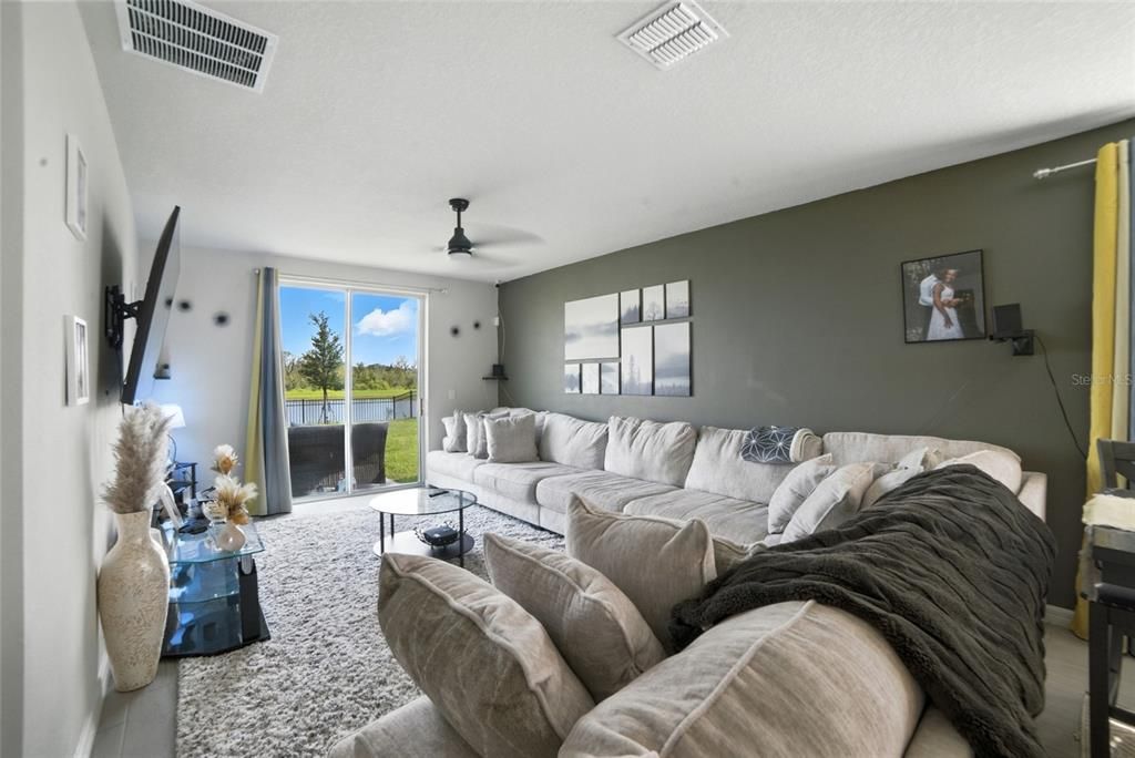 For Sale: $345,000 (3 beds, 2 baths, 1659 Square Feet)