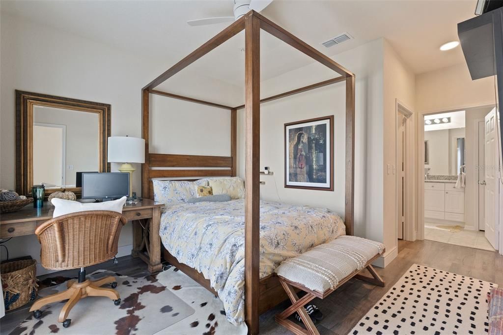 En Venta: $259,000 (2 camas, 2 baños, 1010 Pies cuadrados)