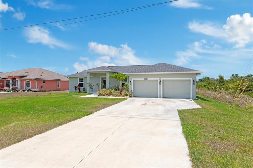 合同活跃: $1,700 (3 贝兹, 2 浴室, 1640 平方英尺)