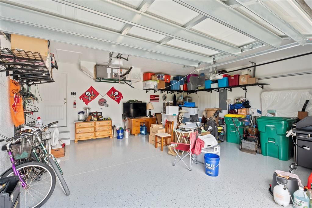 合同活跃: $1,700 (3 贝兹, 2 浴室, 1640 平方英尺)