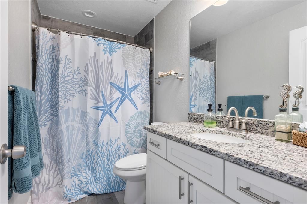 合同活跃: $1,700 (3 贝兹, 2 浴室, 1640 平方英尺)