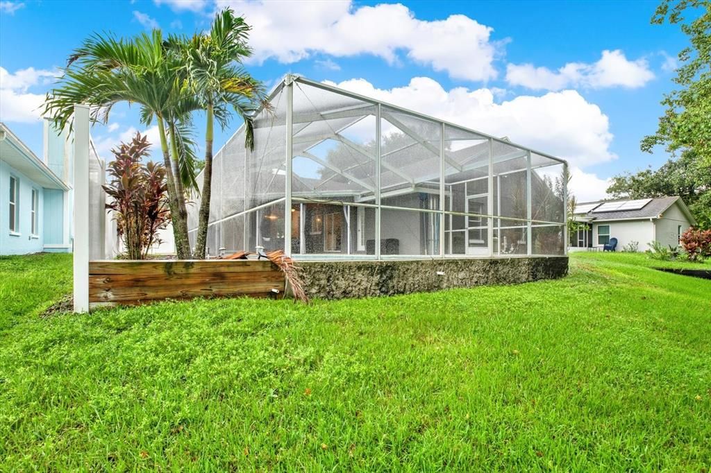 Activo con contrato: $435,000 (4 camas, 2 baños, 2094 Pies cuadrados)