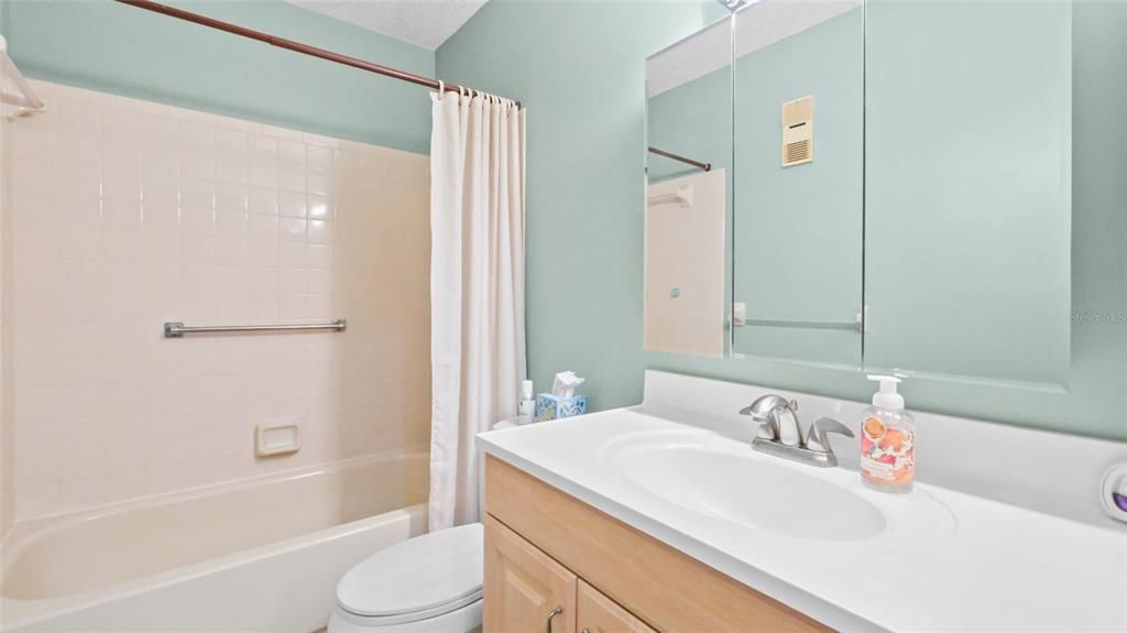 For Sale: $169,000 (2 beds, 2 baths, 1135 Square Feet)