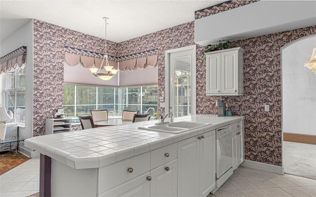 Active With Contract: $385,000 (3 beds, 2 baths, 2067 Square Feet)