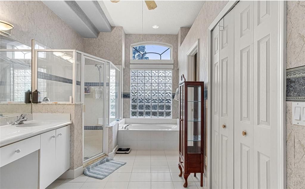 Active With Contract: $385,000 (3 beds, 2 baths, 2067 Square Feet)