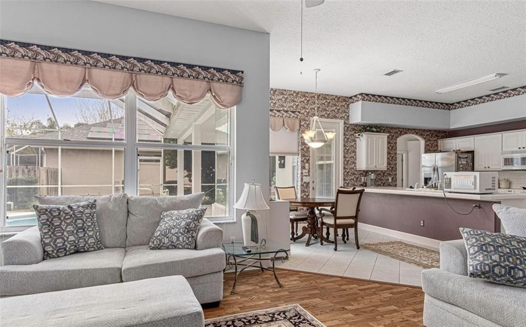 Active With Contract: $385,000 (3 beds, 2 baths, 2067 Square Feet)