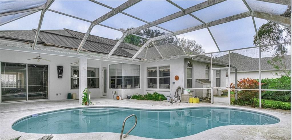 Active With Contract: $385,000 (3 beds, 2 baths, 2067 Square Feet)