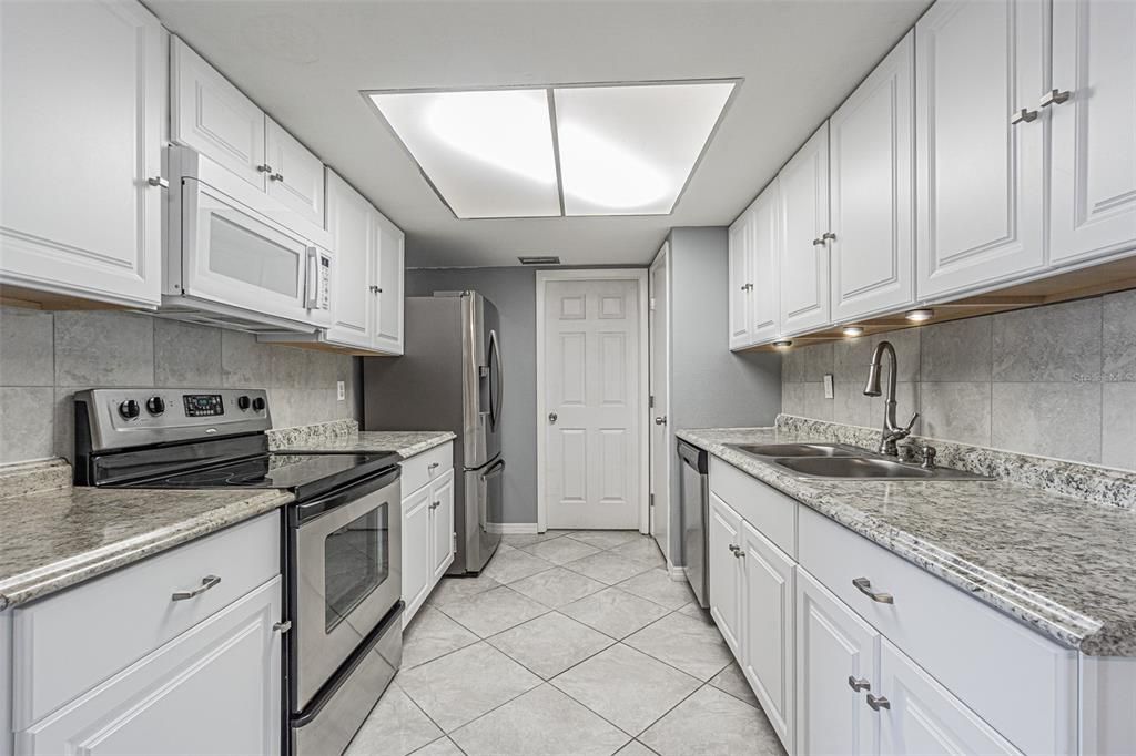 В аренду: $1,750 (3 спален, 2 ванн, 1230 Квадратных фут)