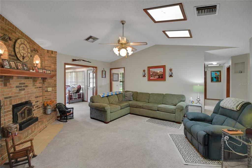 Active With Contract: $355,000 (3 beds, 2 baths, 2526 Square Feet)