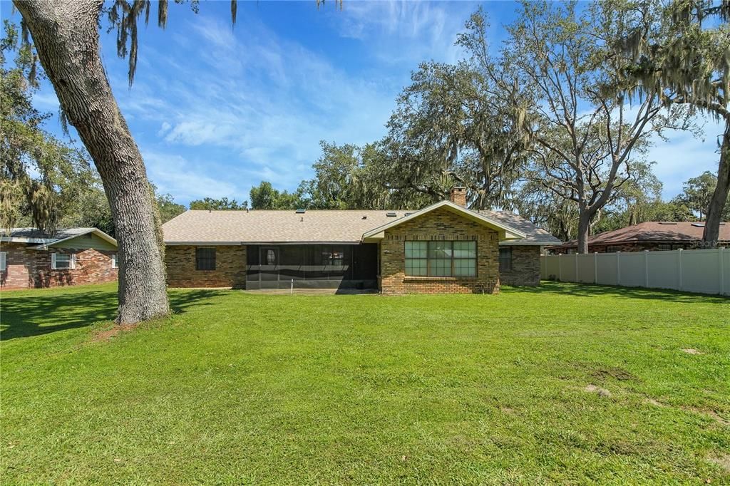 Active With Contract: $355,000 (3 beds, 2 baths, 2526 Square Feet)