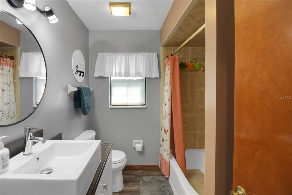 Active With Contract: $355,000 (3 beds, 2 baths, 2526 Square Feet)