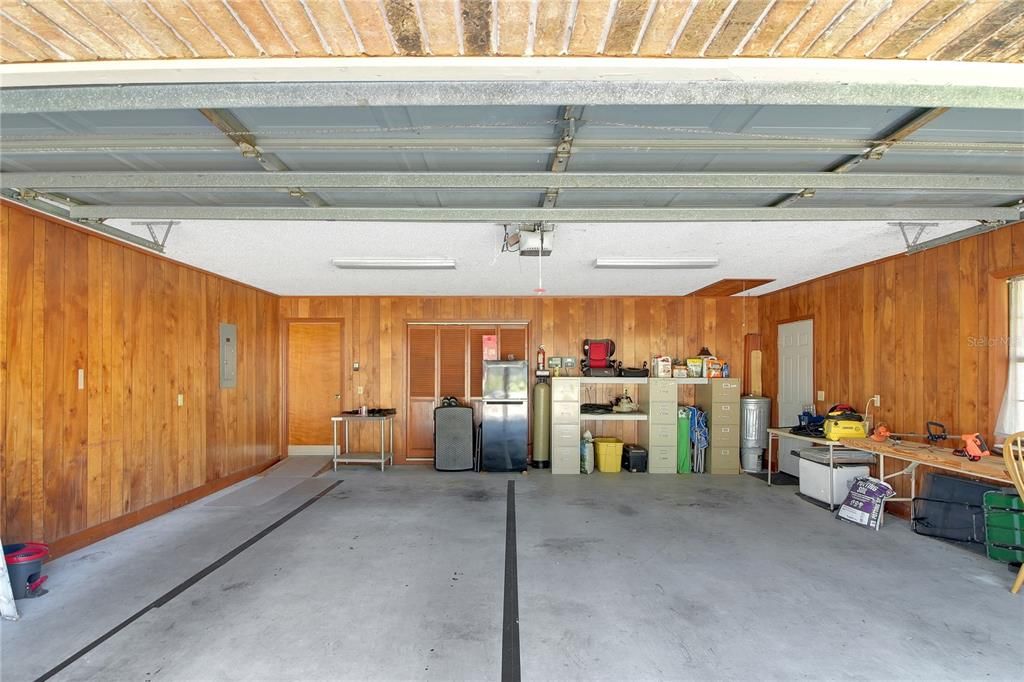 Active With Contract: $355,000 (3 beds, 2 baths, 2526 Square Feet)