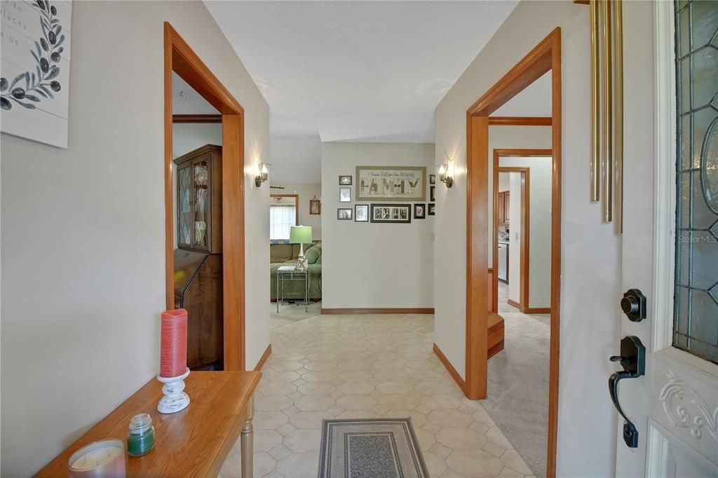 Active With Contract: $355,000 (3 beds, 2 baths, 2526 Square Feet)