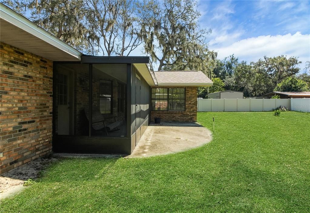 Active With Contract: $355,000 (3 beds, 2 baths, 2526 Square Feet)