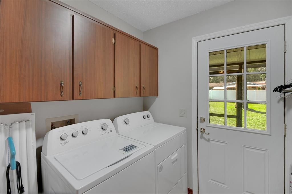 Active With Contract: $355,000 (3 beds, 2 baths, 2526 Square Feet)