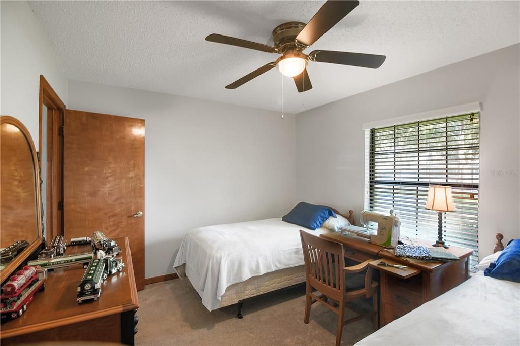 Active With Contract: $355,000 (3 beds, 2 baths, 2526 Square Feet)