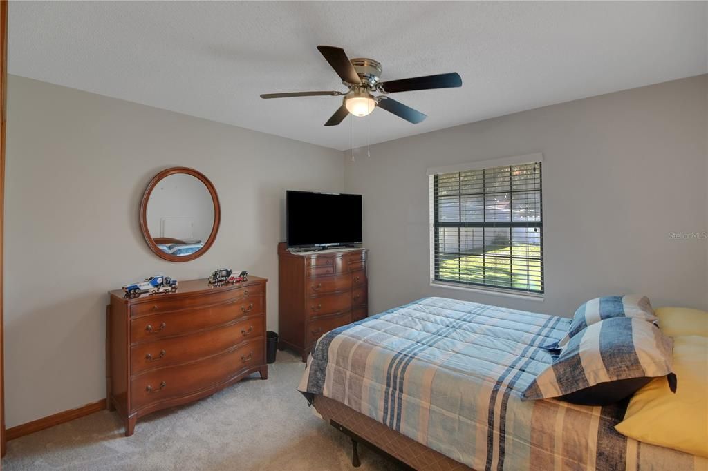 Active With Contract: $355,000 (3 beds, 2 baths, 2526 Square Feet)