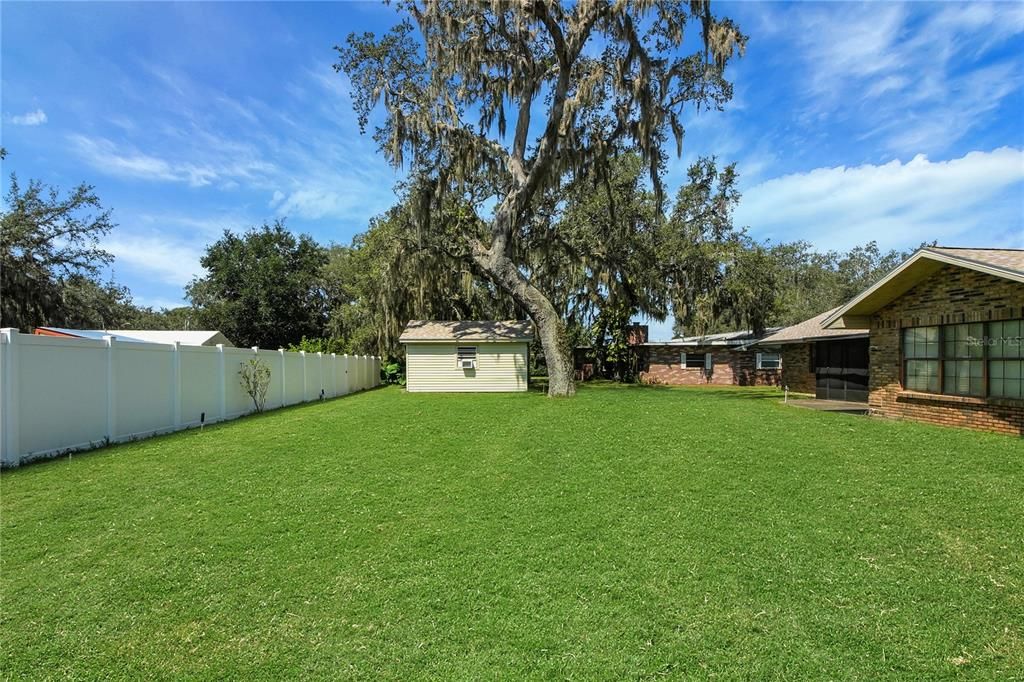 Active With Contract: $355,000 (3 beds, 2 baths, 2526 Square Feet)