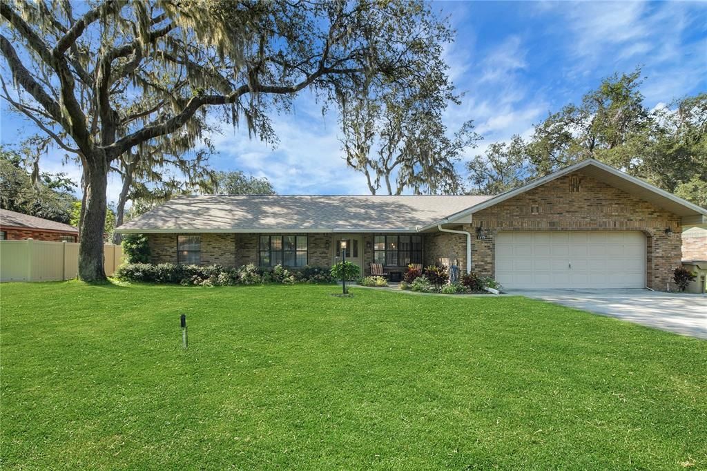 Active With Contract: $355,000 (3 beds, 2 baths, 2526 Square Feet)