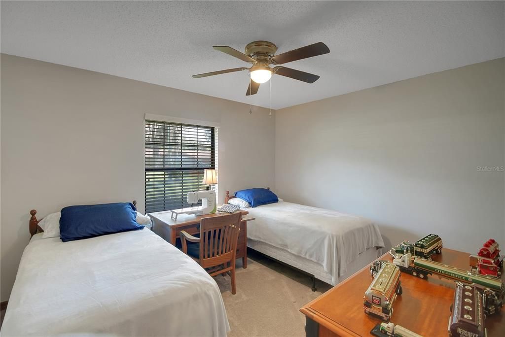 Active With Contract: $355,000 (3 beds, 2 baths, 2526 Square Feet)