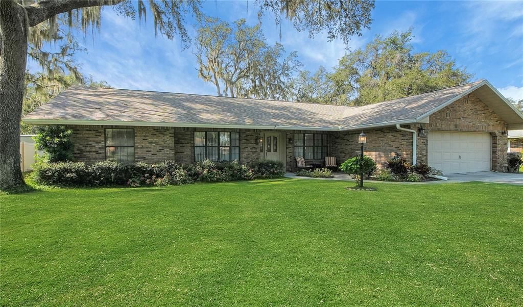 Active With Contract: $355,000 (3 beds, 2 baths, 2526 Square Feet)