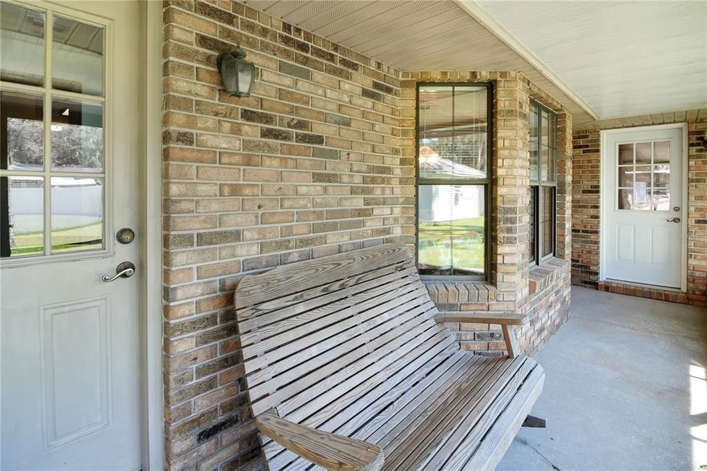 Active With Contract: $355,000 (3 beds, 2 baths, 2526 Square Feet)