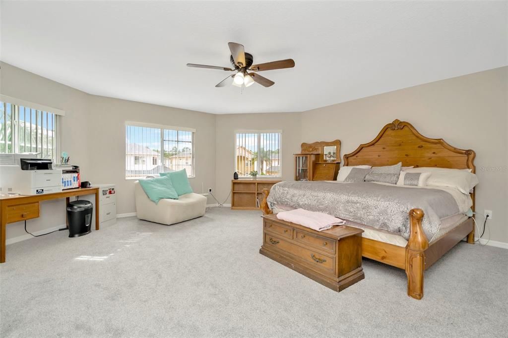 На продажу: $575,000 (6 спален, 3 ванн, 3058 Квадратных фут)