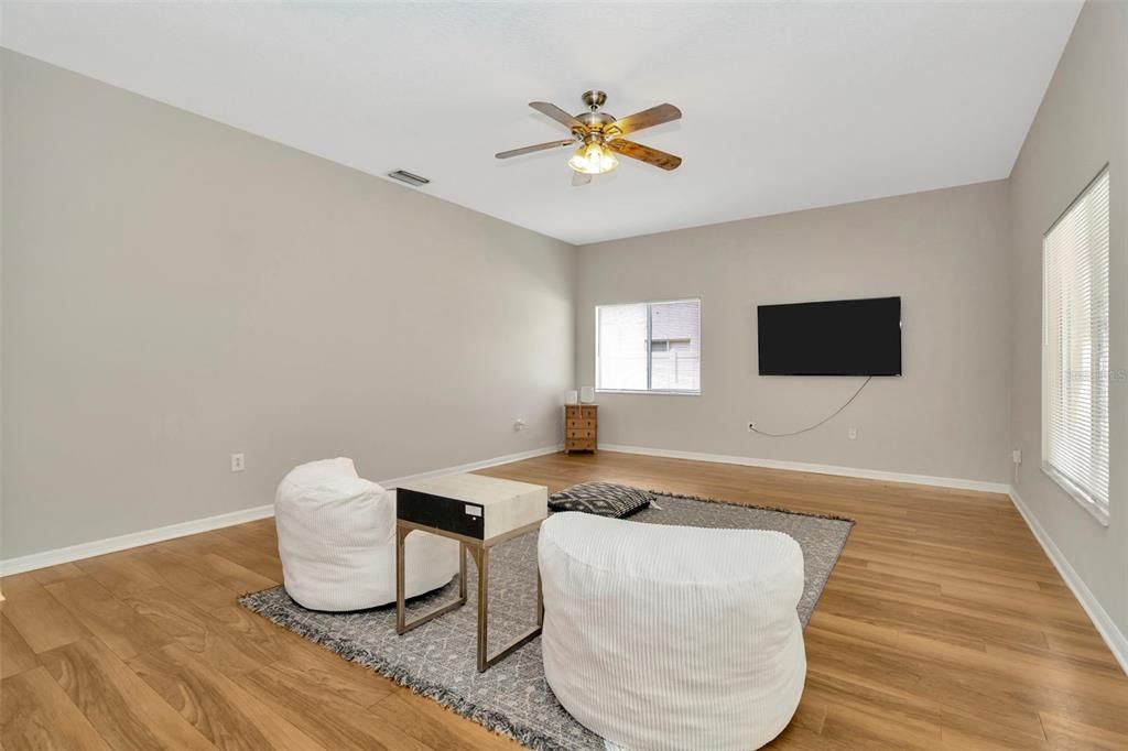 На продажу: $575,000 (6 спален, 3 ванн, 3058 Квадратных фут)