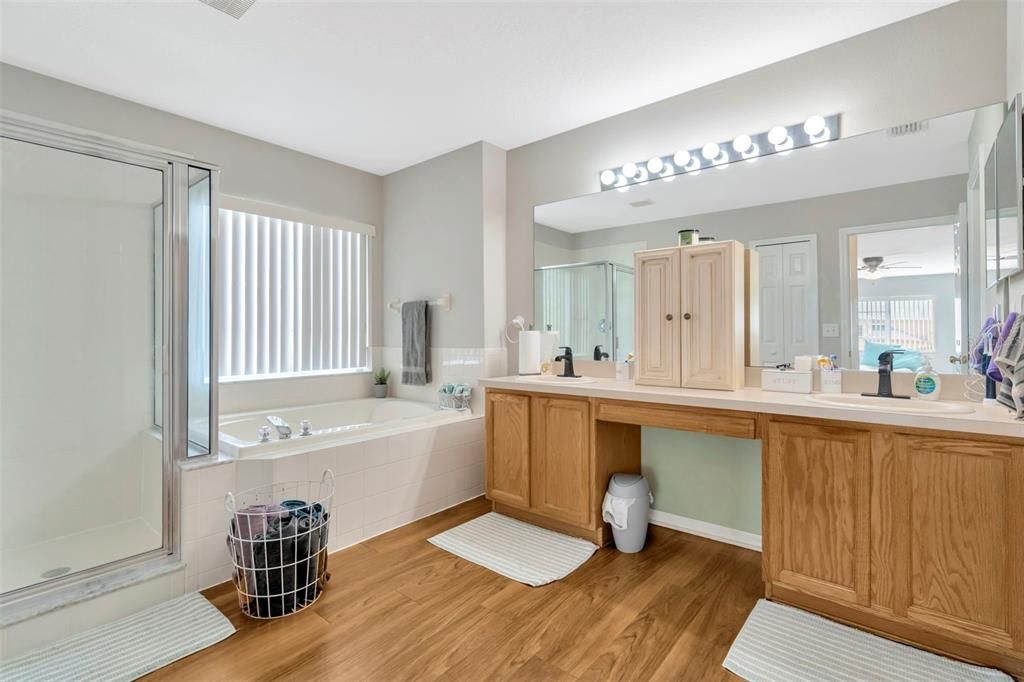 На продажу: $575,000 (6 спален, 3 ванн, 3058 Квадратных фут)