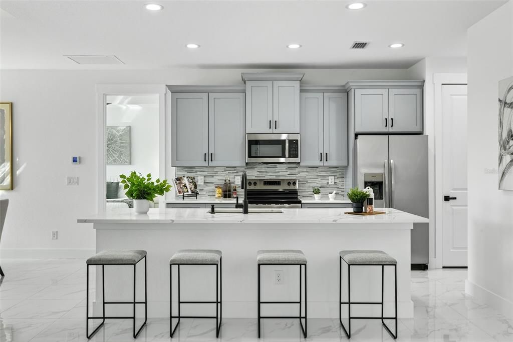 Под контрактом: $359,999 (3 спален, 2 ванн, 2012 Квадратных фут)