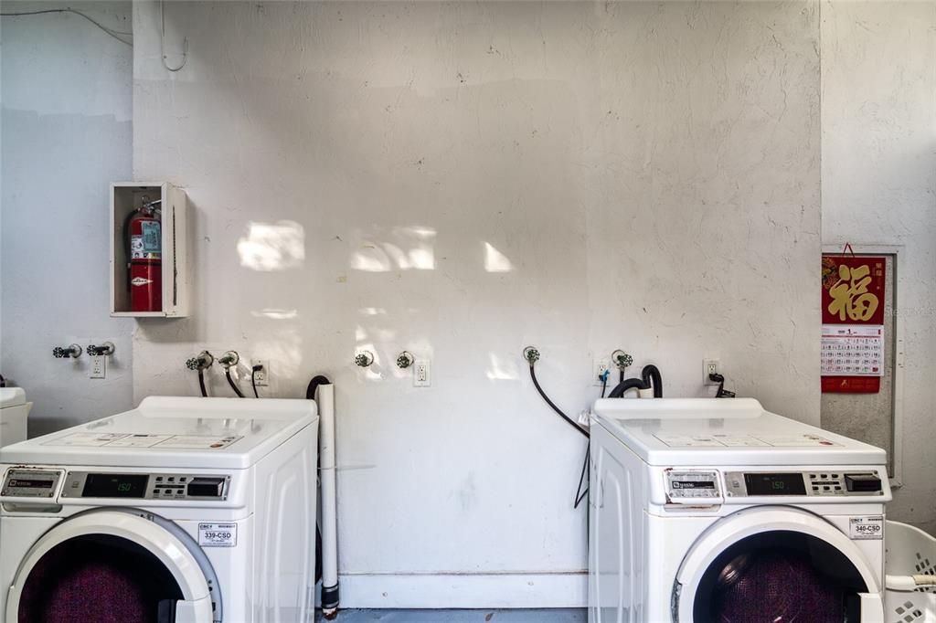 Active With Contract: $144,900 (2 beds, 1 baths, 787 Square Feet)